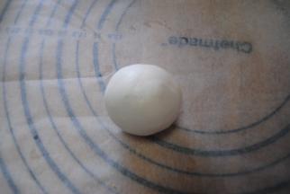 翻糖皮先揉匀变软