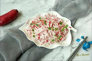 装盘后放点薄荷叶点缀即可