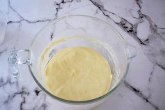 继续用翻拌手法或者切拌手法拌均匀
