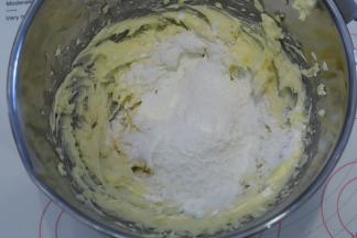 再加入玉米淀粉