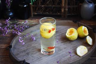 百香果全身是宝，其壳可用来煮水喝或作为炖汤、顿肉（鸡、鸭、猪、羊、牛肉）的调味料使用（新鲜或干壳），也可将鲜果壳至于房间内当空气清新剂使用。