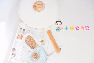 再放入锅里炒半分钟即可，用余温再翻版几下，太干很容易吃起来口感不好，所以一定要注意哦