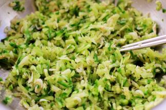  把所有的食材搅拌均匀后。