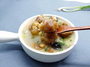 羊蹄都是胶原蛋白、平时要多喝点。