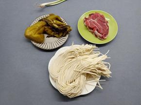 新鲜的面条早餐可以说是两个人的分量。