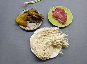新鲜的面条早餐可以说是两个人的分量。