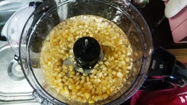 放入料理机里，加上适合水