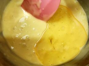 面糊里加入玉米油