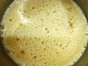 搅拌至砂糖融化