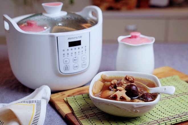 红枣莲藕牛骨汤