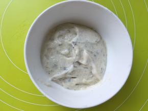 用同样的方法搅拌均匀，盐的用量可以根据宝贝平时的食用情况来添加