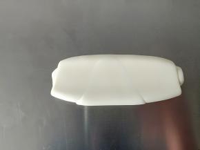 9. 收口向上，用擀面杖稍微压一下
