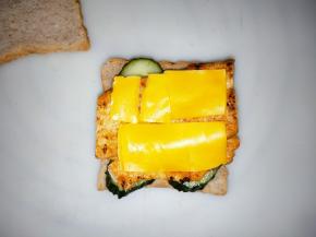 夹馅可以多样化，培根、火腿片，鸡蛋随你喜欢