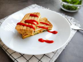 外脆内嫩，喜欢三明治的宝宝们一定不要错过