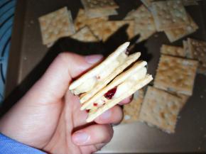 稍微压一下，让馅往外露