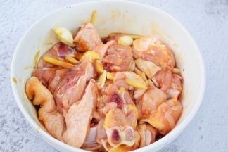 抓匀腌制半小时