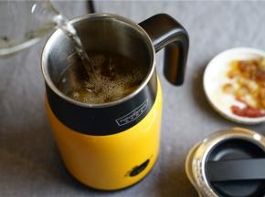 然后加入清水，以至最高水位标志就可以。