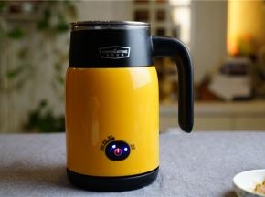 然后选择煮水模式进行烹饪至桃胶参果茶完成，完成这后焖一下。让食材更出味。