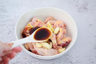 加入味极鲜酱油