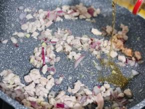 加入料酒去肉腥！