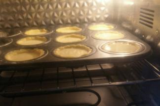 放入预热好的烤箱，约烤20分钟左右