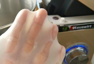 直到揉出手膜。