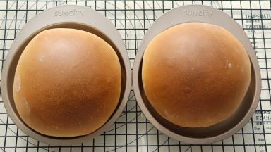 烤箱上下火170度预热10分钟后放入，烤20分钟左右（注意观察上色情况，可以根据情况加盖锡纸)。