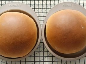 烤箱上下火170度预热10分钟后放入，烤20分钟左右（注意观察上色情况，可以根据情况加盖锡纸)。