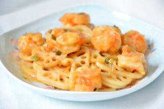 虾仁软软的，吃起来酸甜的口感，特别好吃