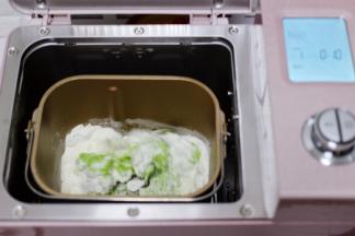 启动面包机的一个和面程序。