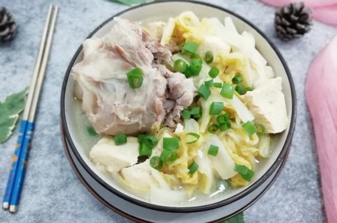 大骨炖白菜冻豆腐