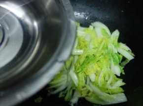 在加入适量的水
