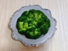 焯水的西蓝花摆盘!