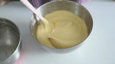 用同样的方法翻拌均匀