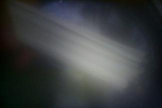 水开后，用铲子从荷包蛋底部贴住锅底轻轻铲一下，让其不要粘在锅底，然后放入面条，大约煮6分钟左右