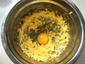 加入第二颗蛋黄