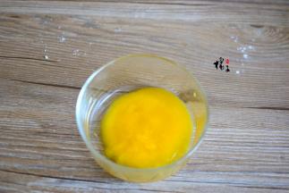 芒果打成泥，再过滤一次