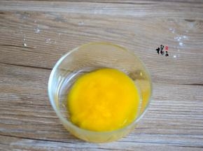 芒果打成泥，再过滤一次