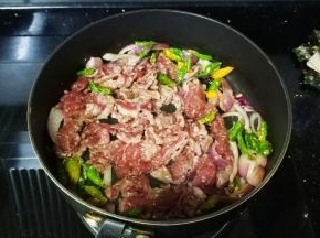 先煎一面，至微焦