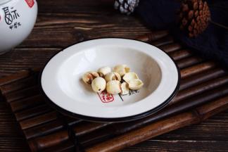 莲子10g。