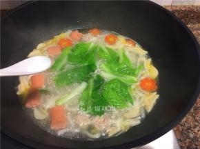 放入适量盐调味。