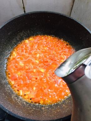 加入少许的开水。