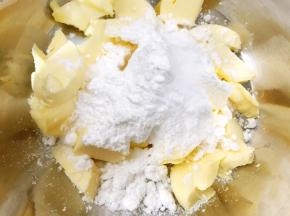 加入糖粉和盐