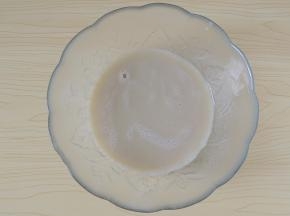 加入100g藜麦紫薯豆浆，拌匀。
