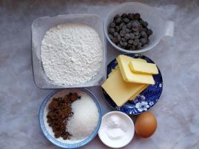 准备好各种食材。