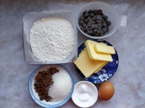 准备好各种食材。