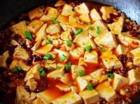 撒上葱花，淋上香油即可关火。