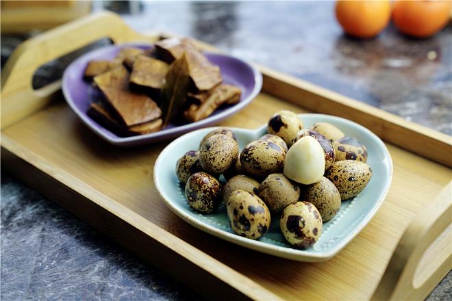 香卤鹌鹑蛋香干