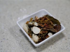 卤料包我是买现成的，料的材质还不错哦。