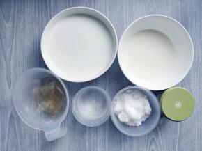 准备好各种食材，淡奶油需提前冷藏一晚。